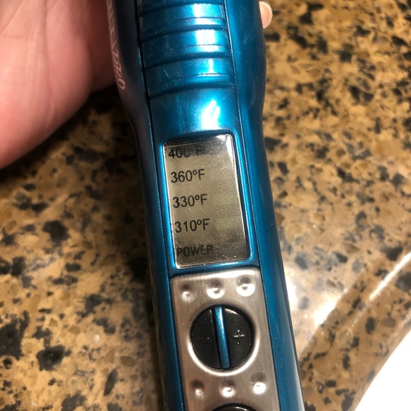 Infiniti Pro curling iron - Picture 3 of 8